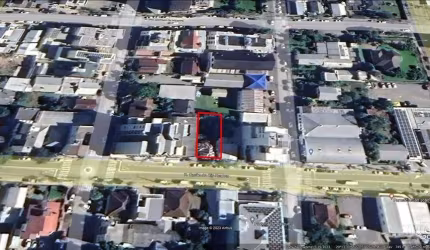 Terreno com 390,00 m, 13 metros de frente por 30 de profundidade. Frente Leste. Aceita casa no bairro São Luiz como parte do pagamento. Área do terreno  390,00 m.