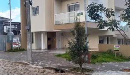 Sobrado pronto para morar no Bairro Bela Vista! Conta com 02 dormitórios (sendo o de casal com sacada), living em conceito aberto com sacada, cozinha, área de serviço e churrasqueira na garagem, banhe