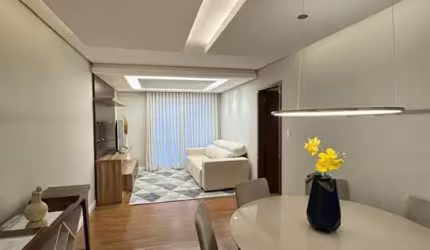 Excelente apartamento revitalizado, finamente mobiliado e decorado no Bairro Rio Branco!  Conta com 03 dormitórios (sendo 01 suíte com closet), sala para 02 ambientes, sacada gourmet fechada, cozinha,