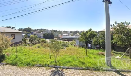 Excelente terreno localizado no bairro Vicentina, próximo a rodovia, com as seguintes dimensões: 17,6 de frente x 30 metros de comprimento= 528 metros de área total. Ideal para quem quer construir o i