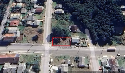 Terreno de esquina  com 15 metros  de frente para a Rua Gentil Borsoi por 26 metros de profundidade. frente oeste. Aceita apartamento como pagamento. Área do terreno 390,00 ( 15 x 26)