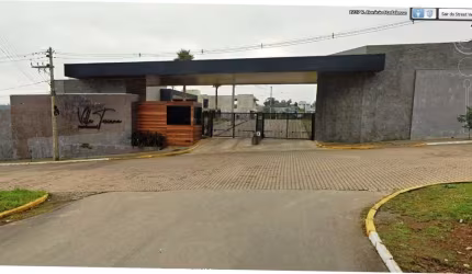 Localizado dentro do Condomínio Residencial Vila Toscana, no bairro Vicentina, em Farroupilha, este terreno amplo e bem localizado é o lugar perfeito para construir a casa dos seus sonhos. Com uma áre