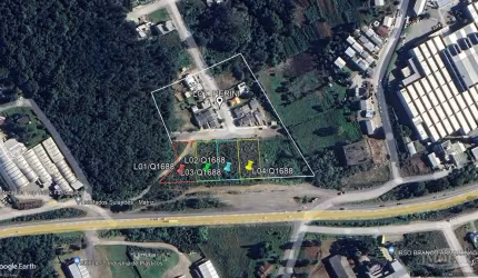Localizado na RS-122, na rota para Nova Milano, junto a áreas já urbanizadas, o empreendimento conta com seis lotes comerciais e industriais. O loteamento possui infraestrutura completa, rede de água,