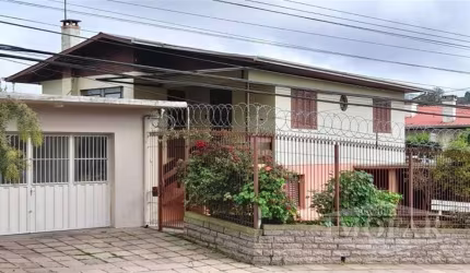 Casa com 4 quartos à venda no Medianeira, Farroupilha , 239 m2 por R$ 700.000