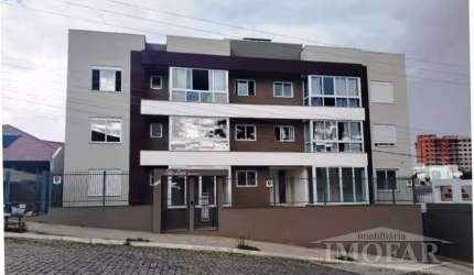 Apartamento com 02 dormitórios (sendo 01 suíte), sala para 02 ambientes, cozinha, churrasqueira à carvão, área de serviço, banheiro social e 02 vagas individuais de garagem.    Com espera para água qu