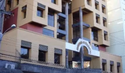 Ótimo box no Centro de Farroupilha.
Box 24. 

Área: 12,53m².

Confira!