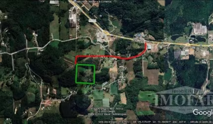 Excelente área de terras próxima da cidade com 6 hectares.
Com poço artesiano, energia elétrica, dividida em piquetes, metade plana e casa de alvenaria. 

Não fraciona.. Não aceita imóvel como parte d