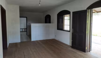 Chácara localizada em Linha Palmeiro, com uma  construção de casa mista com 182,16m² e 3 hectares.
Esta chácara possui Energia elétrica, monitoramento de segurança e  água de poço artesiano da associa
