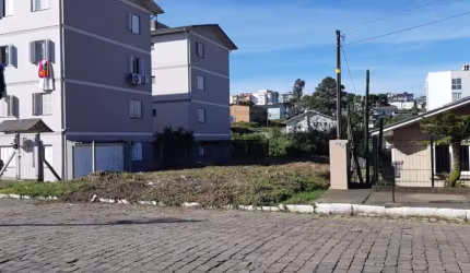 Terreno totalmente plano no bairro Imigrante, com medidas de 12 x 30 totalizando 360 metros². Localizado próximo a padaria, mercado, empresas e campo de futebol, a apenas 5 minutos do centro. Posição 