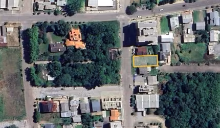 Terreno à venda no bairro Imigrante, em Farroupilha/RS. Medindo 12,80 x 30 metros, com posição solar oeste/leste. Localizado próximo a padaria, mercado, empresas e campo de futebol, a apenas 5 minutos