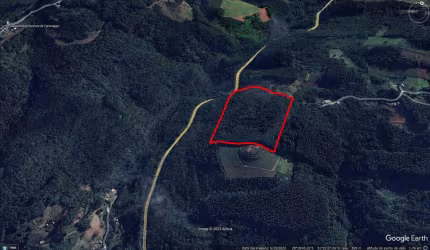 Área de terras com 7.80 hectares.
Área de terras com 4.50 hectares.
Área total 12,35 hectares.
Vendem separadamente.
Localizada na Linha Boêmios.
A 1.500 metros da Rodovia  que liga Farroupilha  Alto 