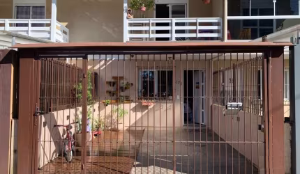 Ótimo sobrado semimobiliado no Bairro Bela Vista!
Conta com 02 dormitórios, sala para 02 ambientes, sacada aberta, cozinha, área de serviço, banheiro social e 01 vaga de garagem.

Área construída: 68,