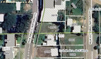 Terreno no bairro Belvedere, com 14 metros de frente por 27,00 metros de profundidade, frente oeste.
Área total do terreno 371,00  Frente 14,29 x 12,77 x 26,90 x 31,20
Não aceita  automóvel  como part