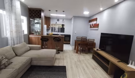 Casa em Condomínio à Venda em Cotia-SP,  com 3 Quartos sendo 1 Suíte, 2 Salas, 3 Banheiros, 2 Vagas, 86m².
