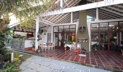 Casa com 4 dormitórios à venda, 305 m² por R$ 2.400.000,00 - Jardim Panorama - Guaratinguetá/SP