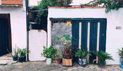 Casa à venda por R$ 65.000,00 - Vila São José - Guaratinguetá/SP