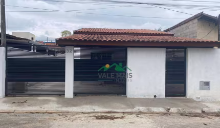 Casa com 4 dormitórios à venda, 200 m² por R$ 420.000,00 - Mombaça - Pindamonhangaba/SP