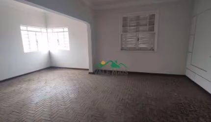 Casa com 4 dormitórios à venda, 263 m² por R$ 590.000,00 - Centro - Guaratinguetá/SP