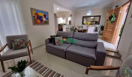 Casa com 3 dormitórios à venda, 164 m² por R$ 730.000,00 - Jardim Rony - Guaratinguetá/SP