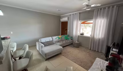 Linda Casa Residencial São José em Taubaté/SP