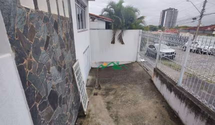 Casa com 4 dormitórios para alugar, 178 m² por R$ 3.176,70/mês - Vila Paraíba - Guaratinguetá/SP