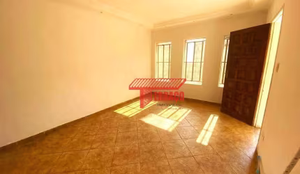 Casa com 3 dormitórios para alugar, 221 m² por R$ 6.140,15/mês - Jardim do Estádio - Santo André/SP