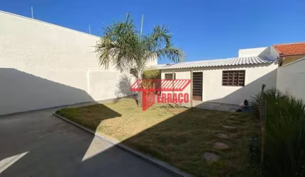 Casa com 3 dormitórios à venda, 141 m² por R$ 390.000 - Vila Brasil - Pirassununga/SP