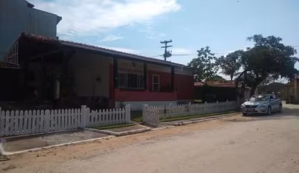 ÓTIMA CASA EM COND. RESIDENCIAL – PRÓXIMO A LAGOA E RODOVIA
