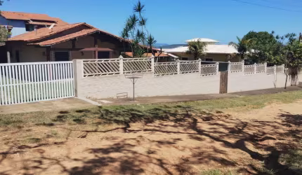 Casa Independente com Suíte e Quintal + Anexo
