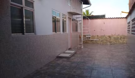 Casa em ótima localização.