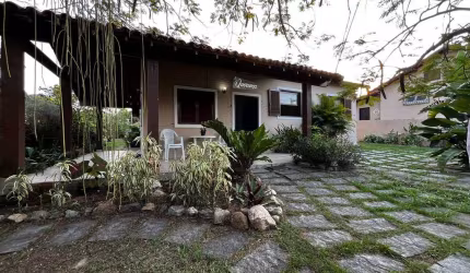 Ótima Casa com armários planejados em ótima localização
