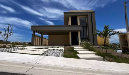Linda Casa com Piscina em Bairro Nobre
 
