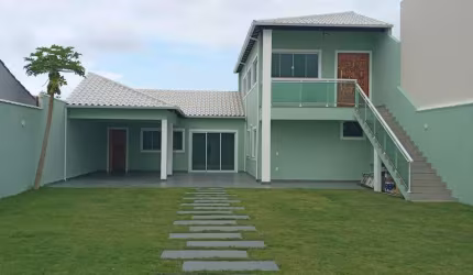 Linda Casa Com Dois Pavimentos