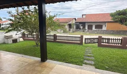 Ótima Casa em Condomínio Residencial