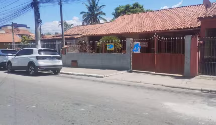 Casa maravilhosa, com PISCINA, em local privilegiado