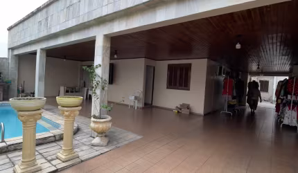 Vendo excelente casa, com conforto e segurança .