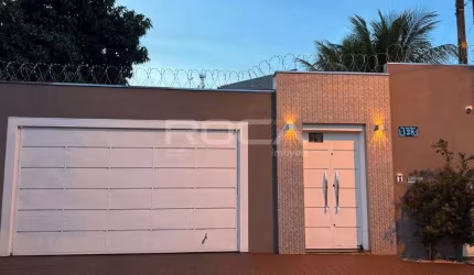 Casa à venda com 4 quartos na Vila das Mangueiras, em Jardinópolis