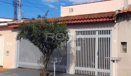 Linda Casa à venda em Monte Alegre, Ribeirão Preto - 2 dormitórios, 1 suíte e 2 vagas de garagem!