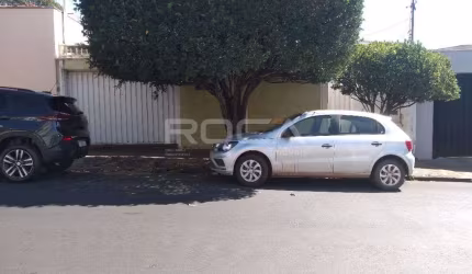 Casa à venda na Vila Seixas em Ribeirão Preto - 3 dormitórios e 2 garagens