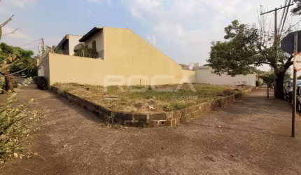 Terreno de esquina no Alto da Boa Vista – Oportunidade única para residências e comércios!