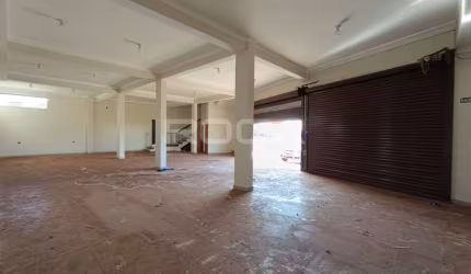 Galpão Comercial para Alugar com 420m² de área útil no bairro Jardim Cristo Redentor em Ribeirão Preto