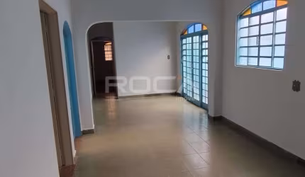 Casa à venda com 2 dormitórios no Bairro Ipiranga em Ribeirão Preto