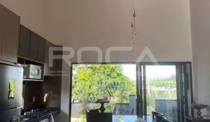Casa à Venda com 3 Quartos e Suíte no condomínio Santa Martha em  Ribeirão Preto