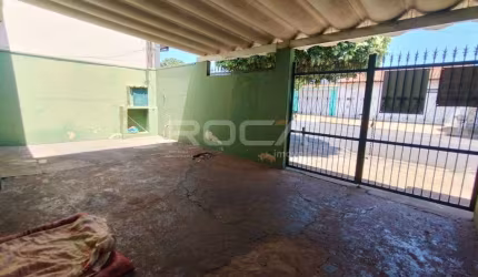 Casa à venda com 2 dormitórios no bairro Ipiranga, em Ribeirão Preto.