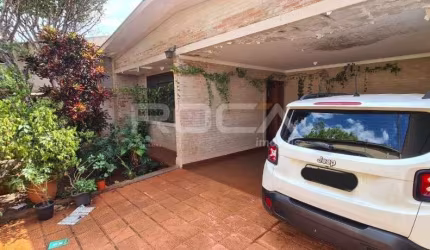 Casa à venda com 3 dormitórios no bairro Ipiranga, em Ribeirão Preto.
