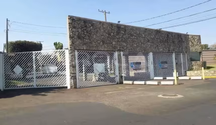 Casa à venda com 3 dormitórios no bairro Parque São Sebastião, em Ribeirão Preto.