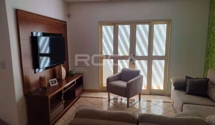 Casa à venda com 3 dormitórios no bairro Jardim Manoel Penna, em Ribeirão Preto.