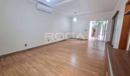 Charmosa casa à venda em Condomínio na Vila Romana em Ribeirão Preto