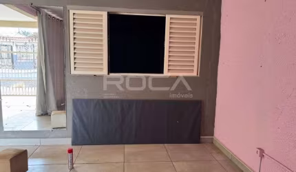 Casa à venda com 02 dormitórios no bairro Vila Virgínia, em Ribeirão Preto.