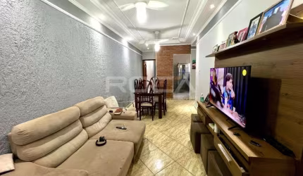 Casa à venda com 3 quartos no bairro Jardim Orestes Lopes de Camargo, em Ribeirão Preto.